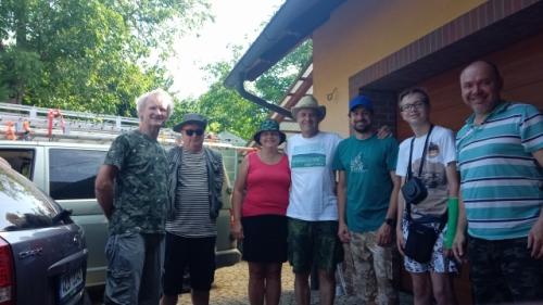 Předsunutá sestava. Martin OK1TKN, Vláďa OK1FUJ, Štěpánka, Petr OK1AKI a Kuba, Ondra a Roman OK1NPF 