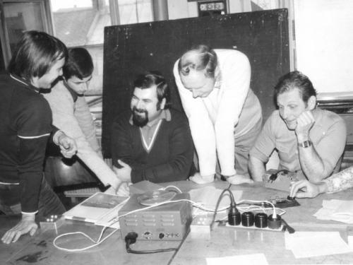 O přestávce J. Koukol OK1MWD, V. Ferles OL5BCR, J. Cuc OK1JJC, J. Huryta OK1MNV, M. Jůza OK1DMJ