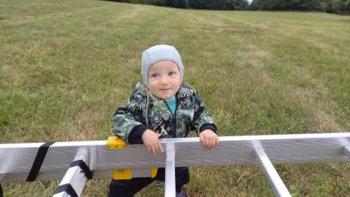 Maxík testuje pevnost stožáru