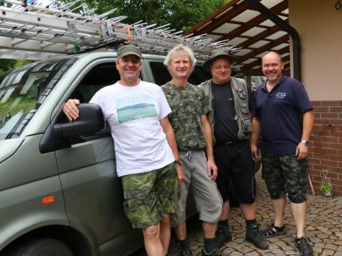 Základní sestava. Petr OK1AKI, Martin OK1TKN, Vláďa OK1FUJ a Roman OK1NPF