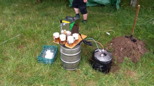 Po náročné cestě na kopec nutné občerstvení