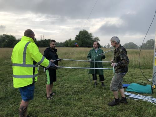 Ještě zkompletovat vysilací stany