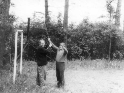 Anténa se musí natáhnout. Honza Ok1MNV a Jirka OK1MZO