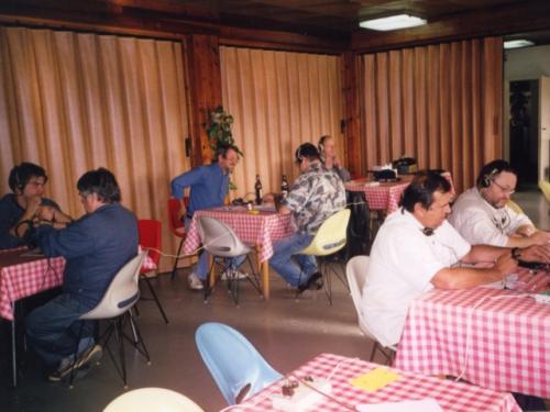 Zleva Jirka Dušek a Franta Dušek OK1WC, Ing. Jan Doubek OK1MT, Honza OK1JJC, Honza OK1MNV, Karel Horáček OK1ATT, s brýlemi Josef Rudolf OK1KA