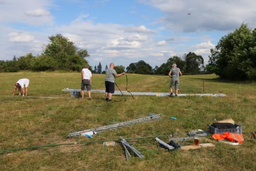 Vše bylo nutné pevně svázat - Roman Pokorný OK1NPF, Petr Knap OK1AKI, Martin Cuc a Martin Kobrle OK1TKN