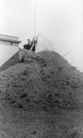 Vysílací stan u vodárny na Bukovině