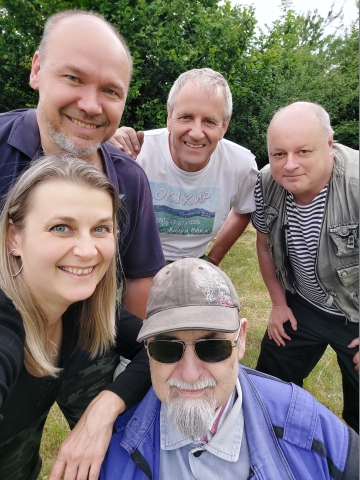 Část RK. Honza OK1JC, Petra, Roman OK1NPF, Petr OK1AKI a Vláďa OK1FUJ