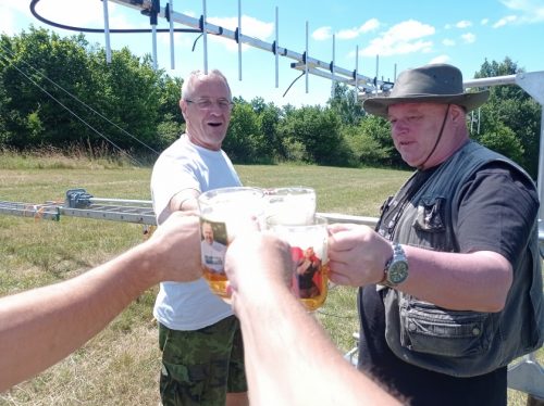 Pitný režim se musí dodržovat. Petr OK1AKI a Vláďa OK1FUJ