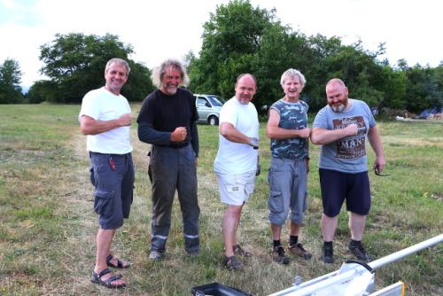 Je hotovo - Petr Knap OK1AKI, Ota Kozlík OK1XAV, Roman Pokorný OK1NPF, Martin Kobrle OK1TKN a Martin Cuc