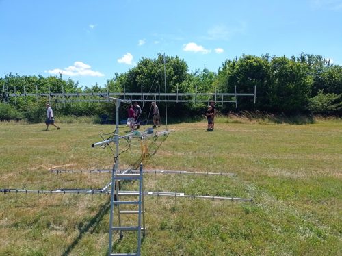 Antény připraveny k zvednutí