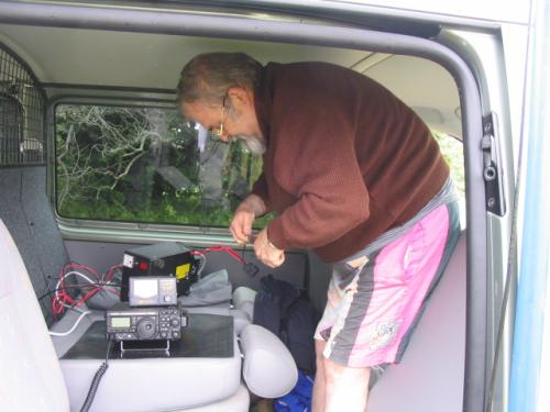 Honza Cuc OK1JC zapojil zařízení FT-897 pro pracoviště v pásmu 70 cm