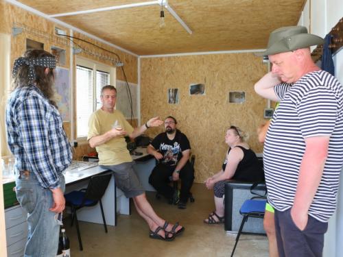 Béda OK1FXX, Petr OK1AKI, Honza OK5MAD, Veronika OK1ZLO a Vláďa OK1FUJ