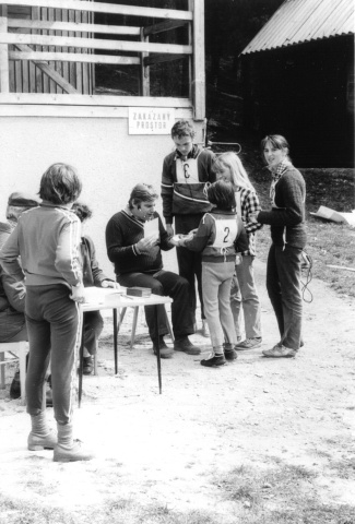 Kontrola startovních lístků - Jirka Podlipný OK1MZO