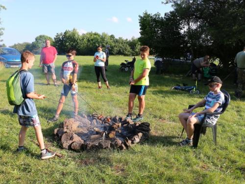Bylo nutné se předem posilnit špekáčky