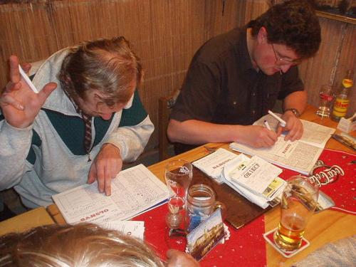 Hurá našel jsem chybu! Míra Polák OK1MYM a Aleš Stirand ex OK1VDZ