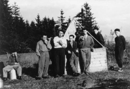 Uprostřed Ruda Weber OK1VHD a Jarka Král