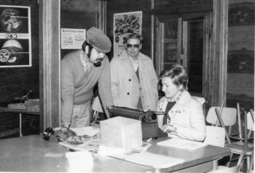 Při vyplňování diplomů Honza Cuc OK1JJC, Vojtěch Trojánek a Eliška Fojtová (oba OV Svazarmu Jičín)