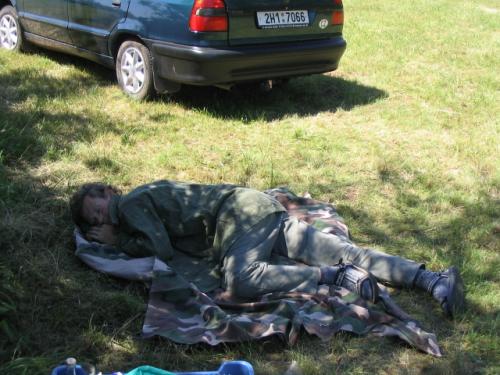 Noc byla dlouhá, proto dospával i Martin Kobrle OK1TKN