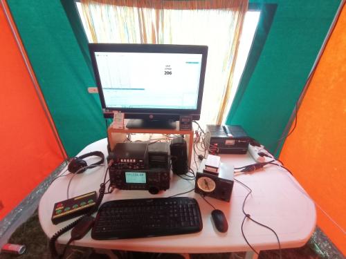 Pracoviště na 144 MHz s průběžným výsledkem