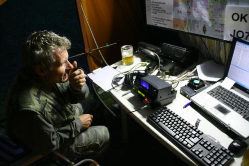 Při nočním vysílání Martin Kobrle OK1TKN