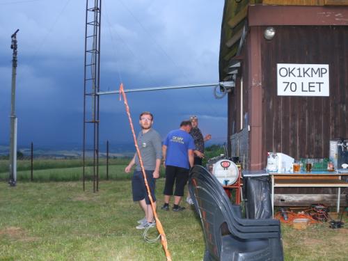 Navečer se počasí rychle změnilo - Tomáš, Roman OK1NPF a Marek