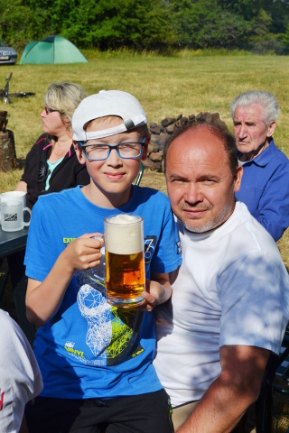 Ondra a Roman OK1NPF Pokorní, v pozadí Věra Kobrlová a Ota Knap