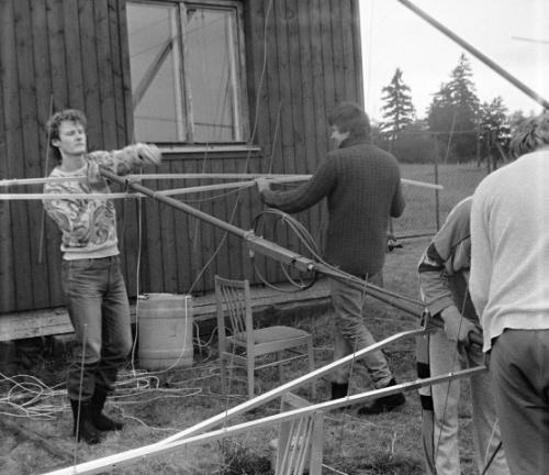 Pokusy s anténami. Martin Kobrle a Petr Podobský OK1VYA