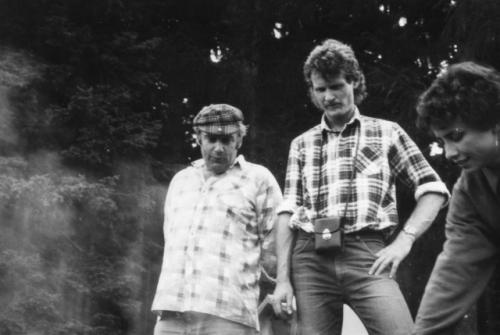 U ohně Jirka Podlipný OK1MZO, Martin Kobrle a Naďa Romaniuková OK1UXL