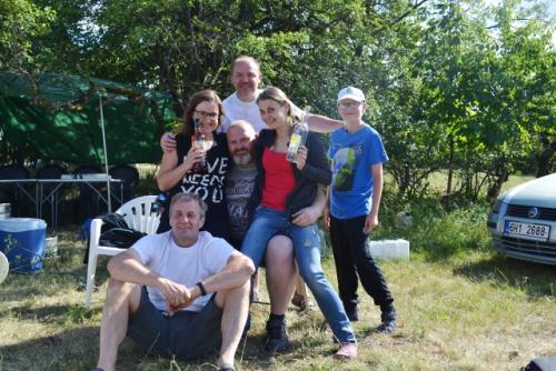 Petr Knap OK1AKI, Naďa Kolocová, Martin Cuc, Petra Jirásková, Ondra a Roman OK1NPF Pokorní