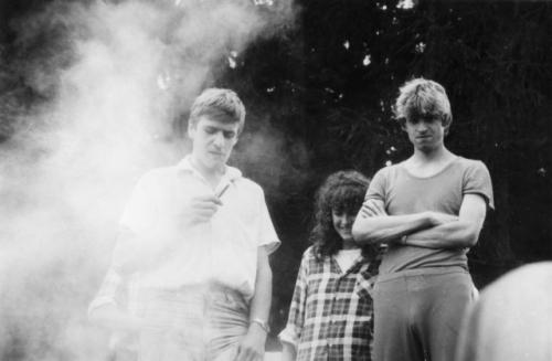 Že to nějak kouřilo, konstatovali Petr Knap OK1AKI, budoucí švagrová Eva a Ota Knap ml.