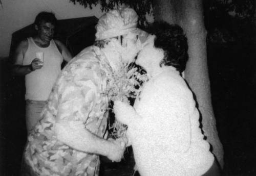 Míla Jůza OK1DMJ slavil padesátiny, gratulovala Blanka Knapová a přihlížel Jirka Podlipný OK1MZO