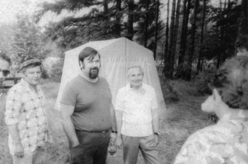 Jirka Podlipný OK1MZO, Honza Cuc OK1JJC a Ruda Weber OK1VHD při návratu na vysílací pracoviště