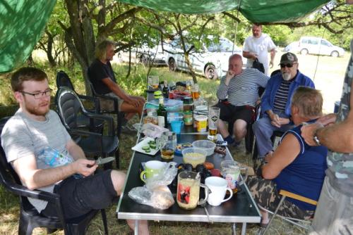 Soustředění před velkým závodem - Tomáš Kobrle, Ota Kozlík OK1XAV, Vláďa Ferles OK1FUJ, Roman Pokorný OK1NPF, Honza Cuc OK1JC a Zdeněk Krejčí OK1MKZ 